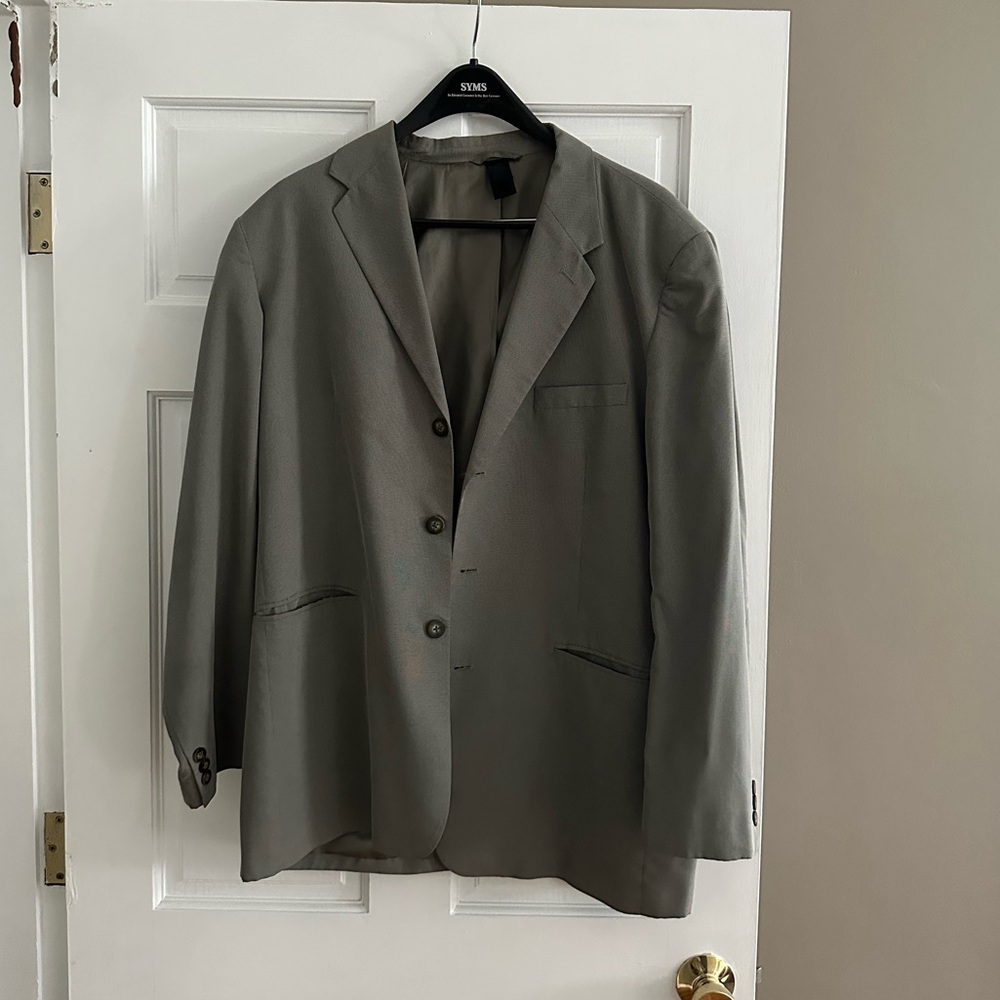 Claiborne men’s grey suit 
Blazer and pants 
Blazer - 44R
Pants - 36/32